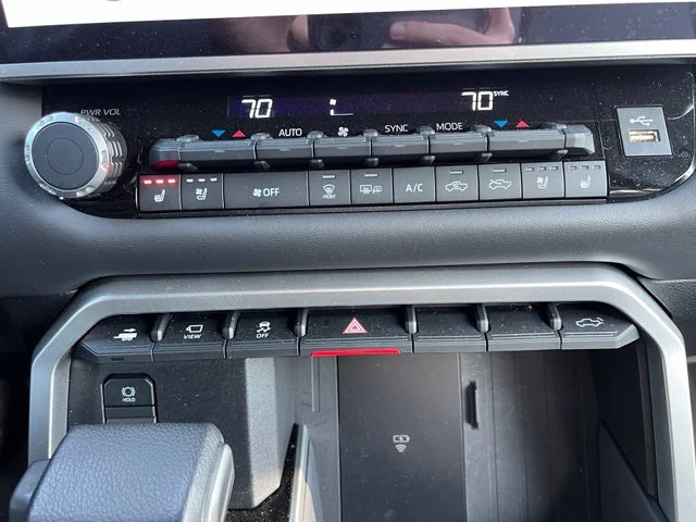 Used 2025  Toyota Platinum image 15