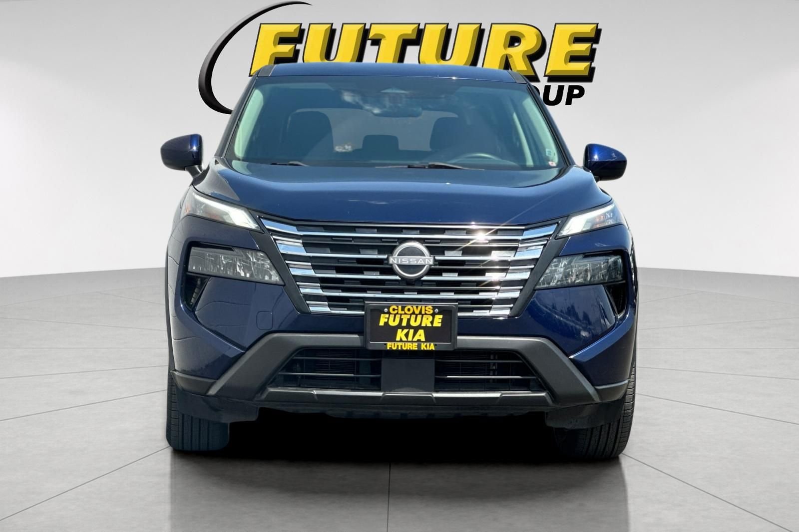 Used 2024 Blue Nissan SV image 9