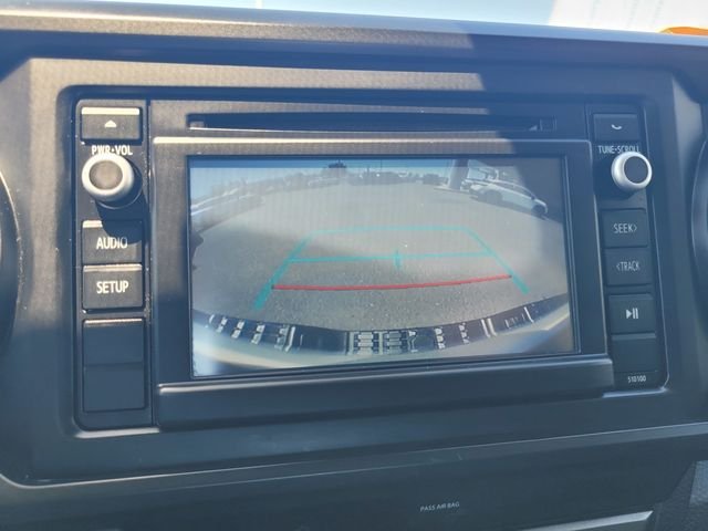 Used 2018 White Toyota SR image 21