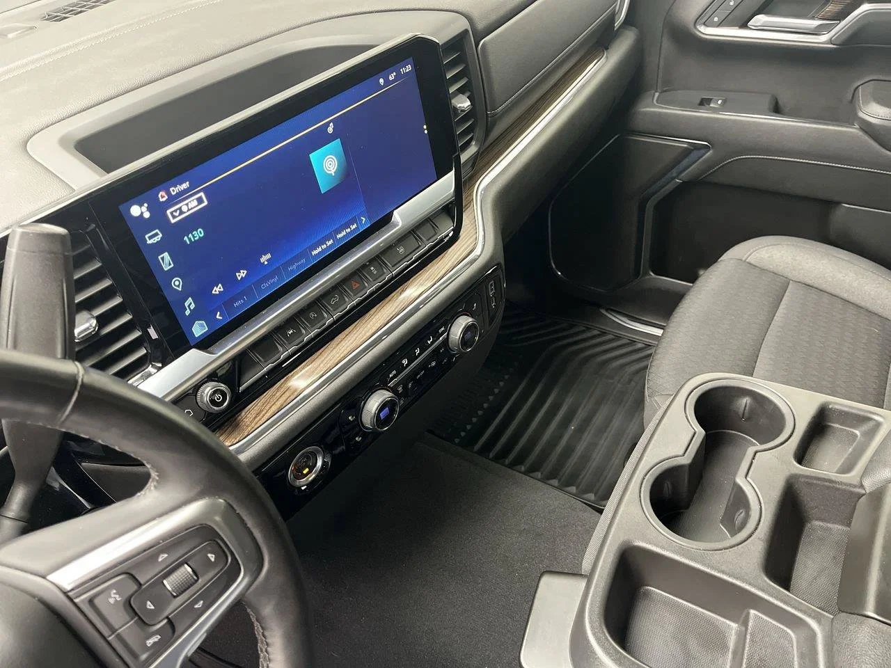 2023 Chevrolet Silverado 1500 LT - Photo 18