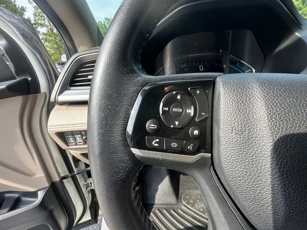 Used 2019 White Honda EX-L image 34