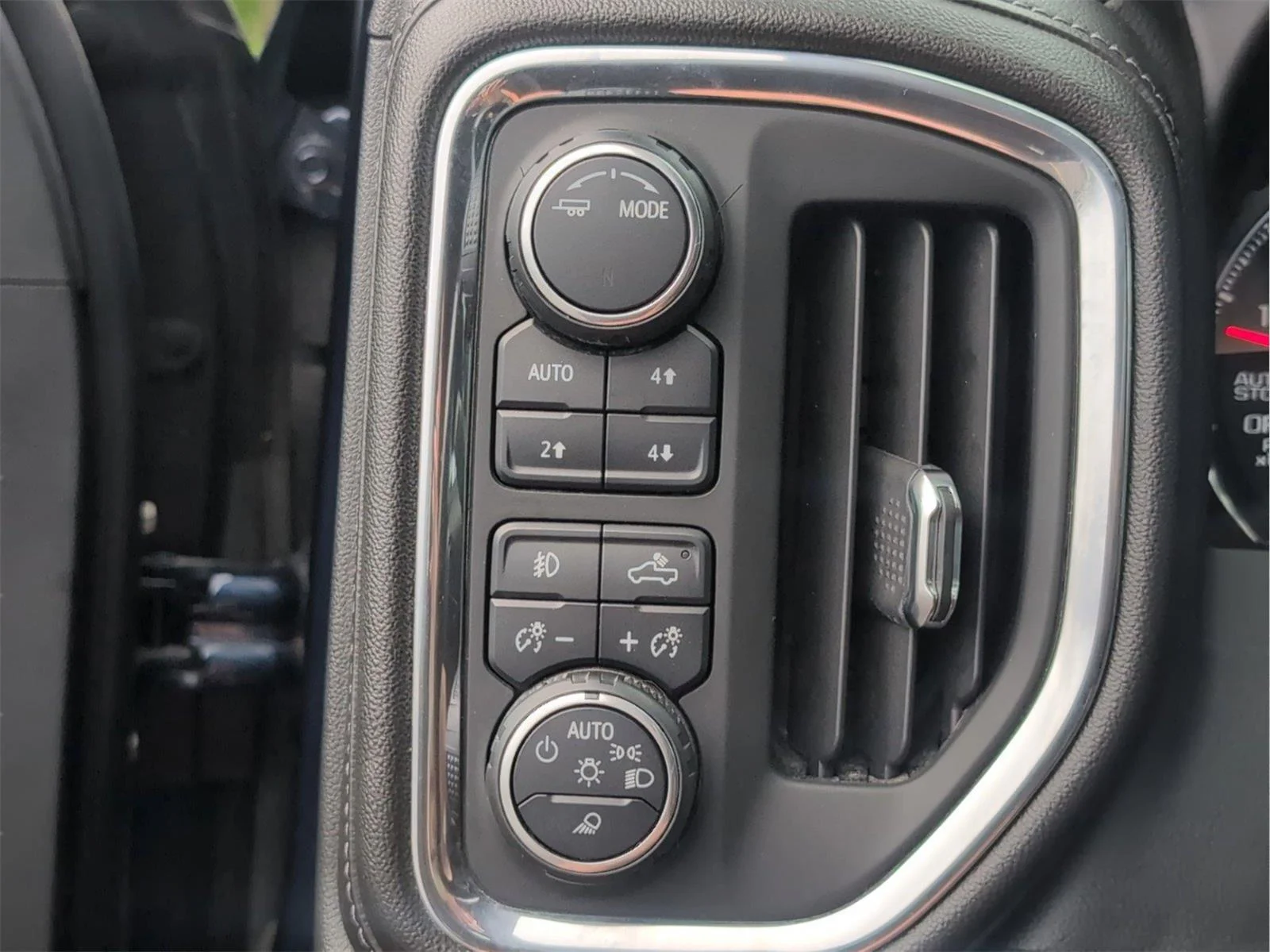 Used 2020 NORTHSKY BLUE METALLIC Chevrolet RST image 25