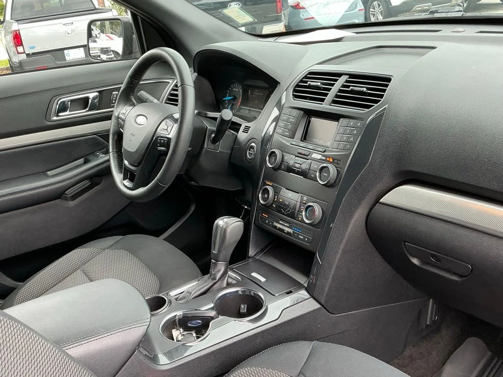 Used 2018 Red Ford XLT image 33