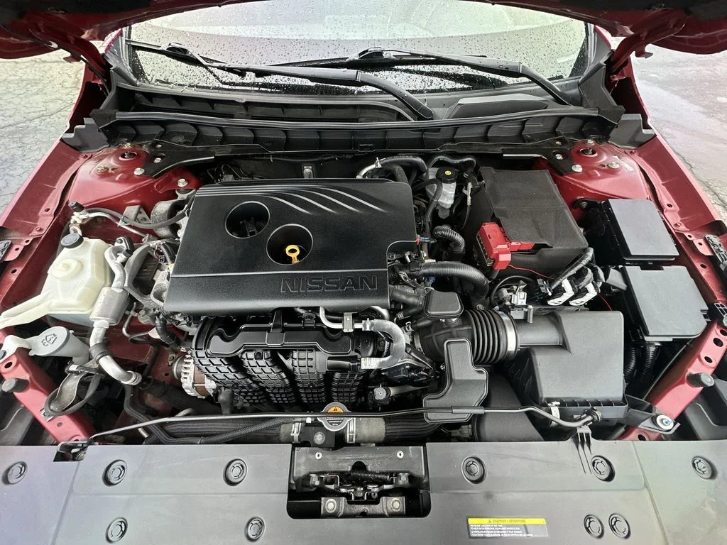 Used 2019 Red Nissan 2.5 Platinum image 25