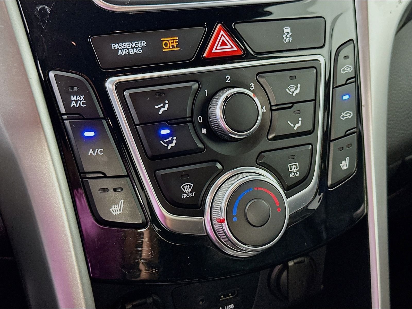 Used 2014 Monaco White Hyundai Base image 15