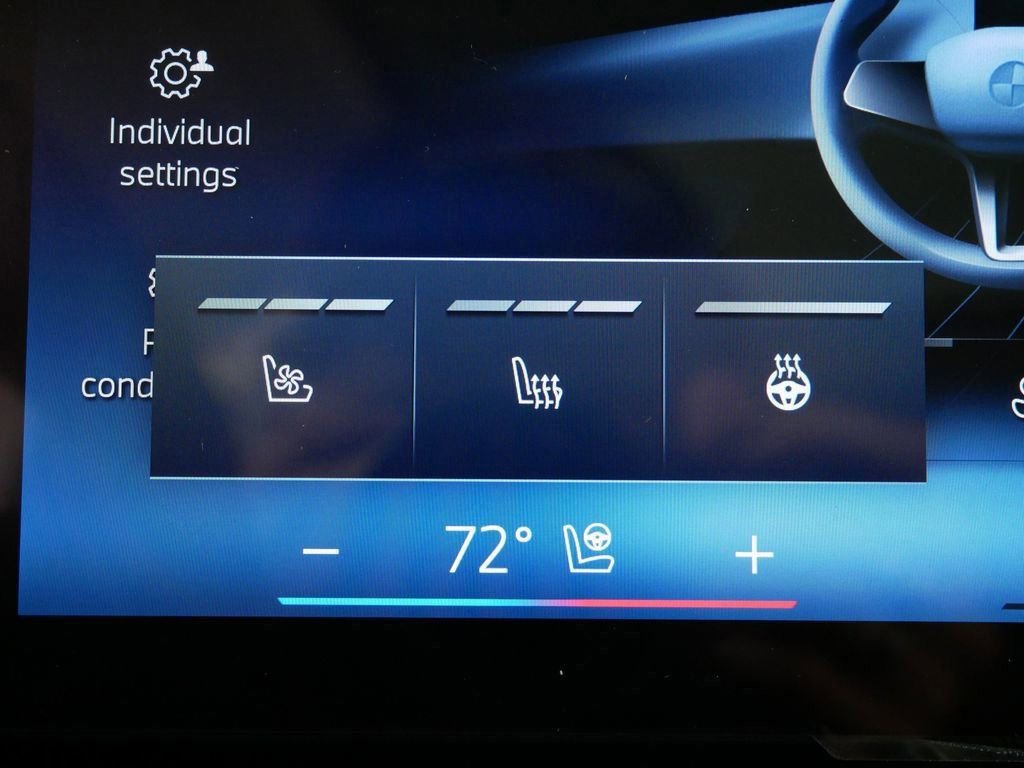 Used 2026 Black Sapphire Metallic BMW xDrive40i image 42