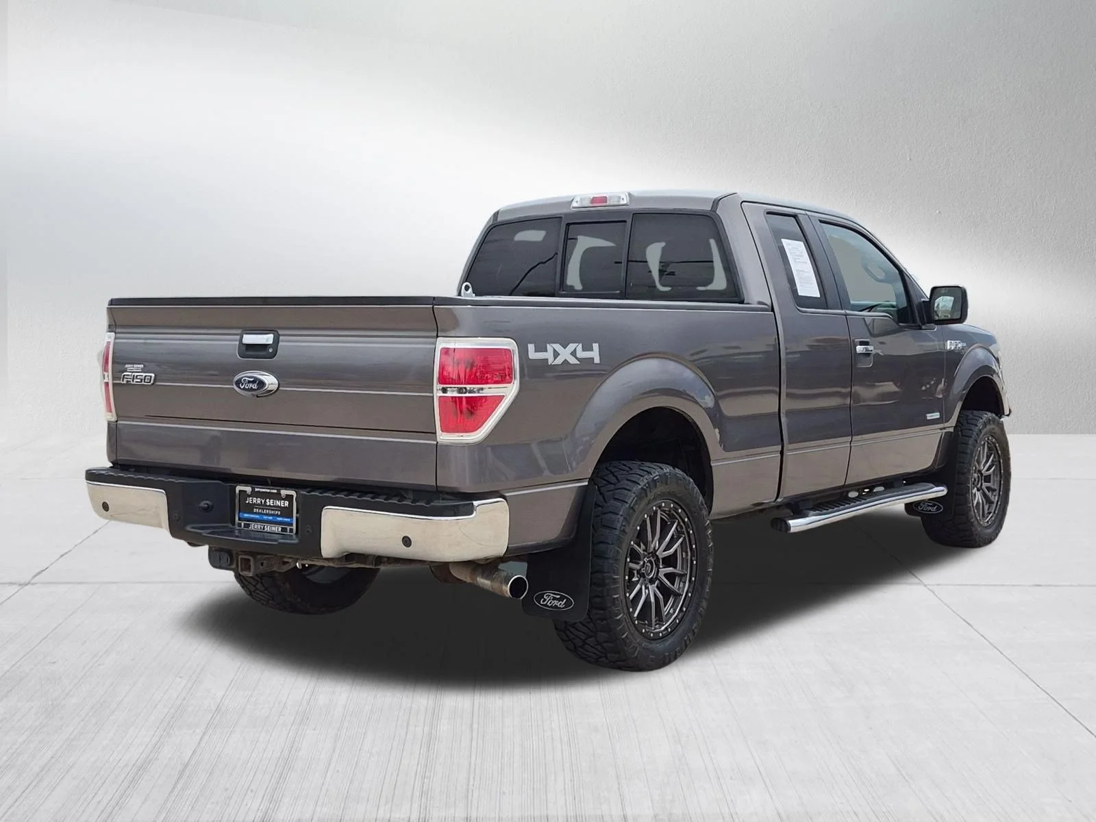 Used 2014 Sterling Gray Metallic Ford XLT image 5