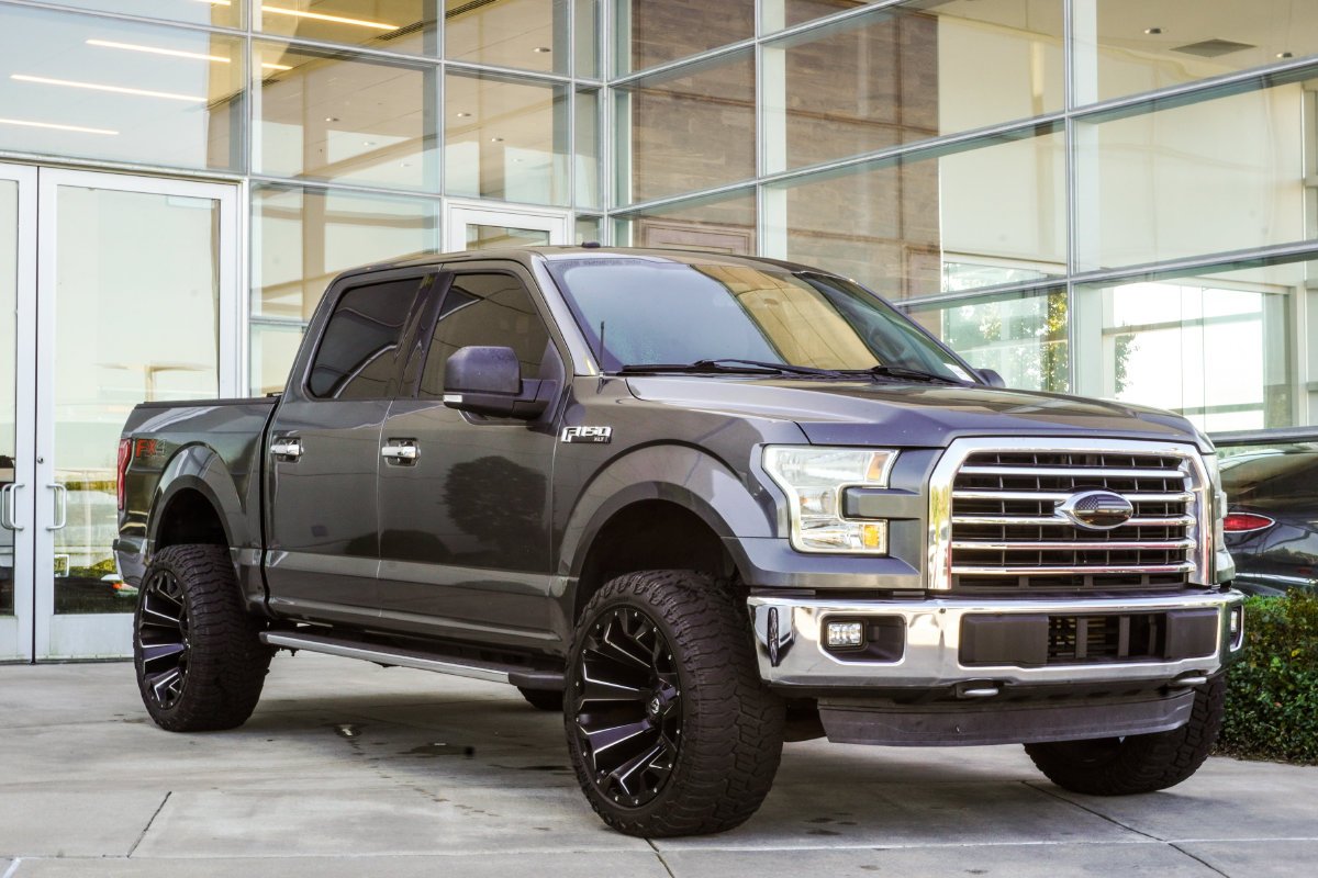 Used 2016 Gray Ford XLT image 4