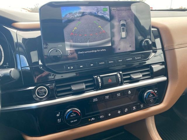 Used 2022 White Nissan Platinum image 19