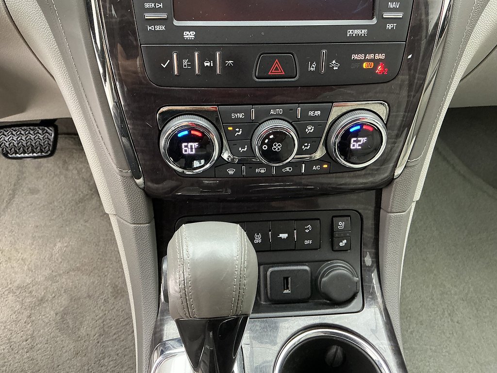 Used 2015 White Opal Buick Premium image 12