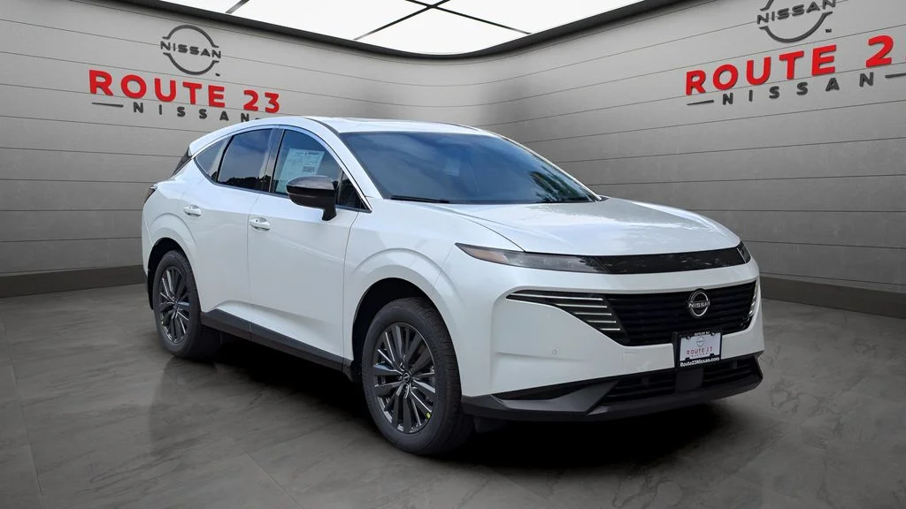 New 2026 White Nissan SL image 3