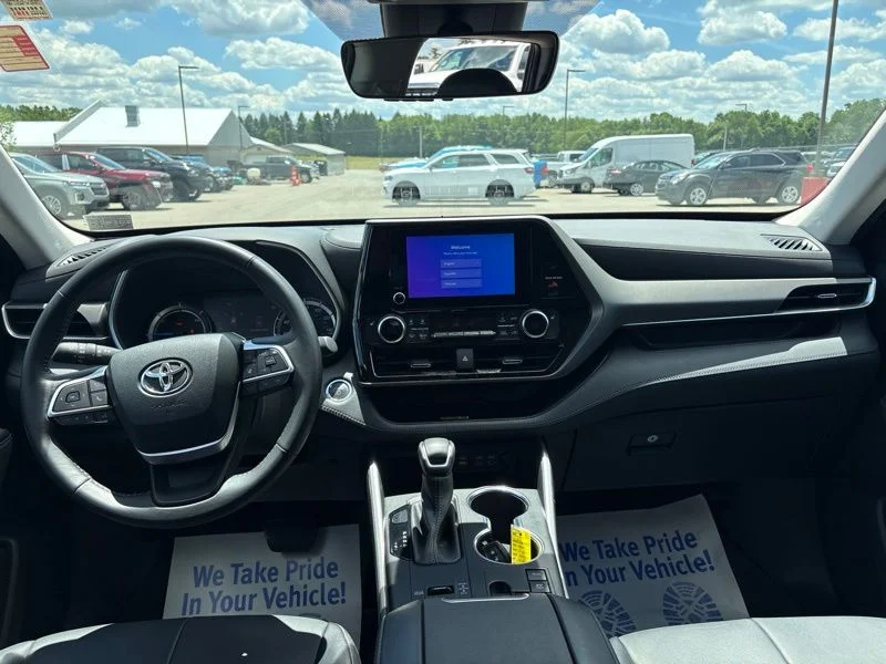 Used 2023 Red Toyota XLE image 19
