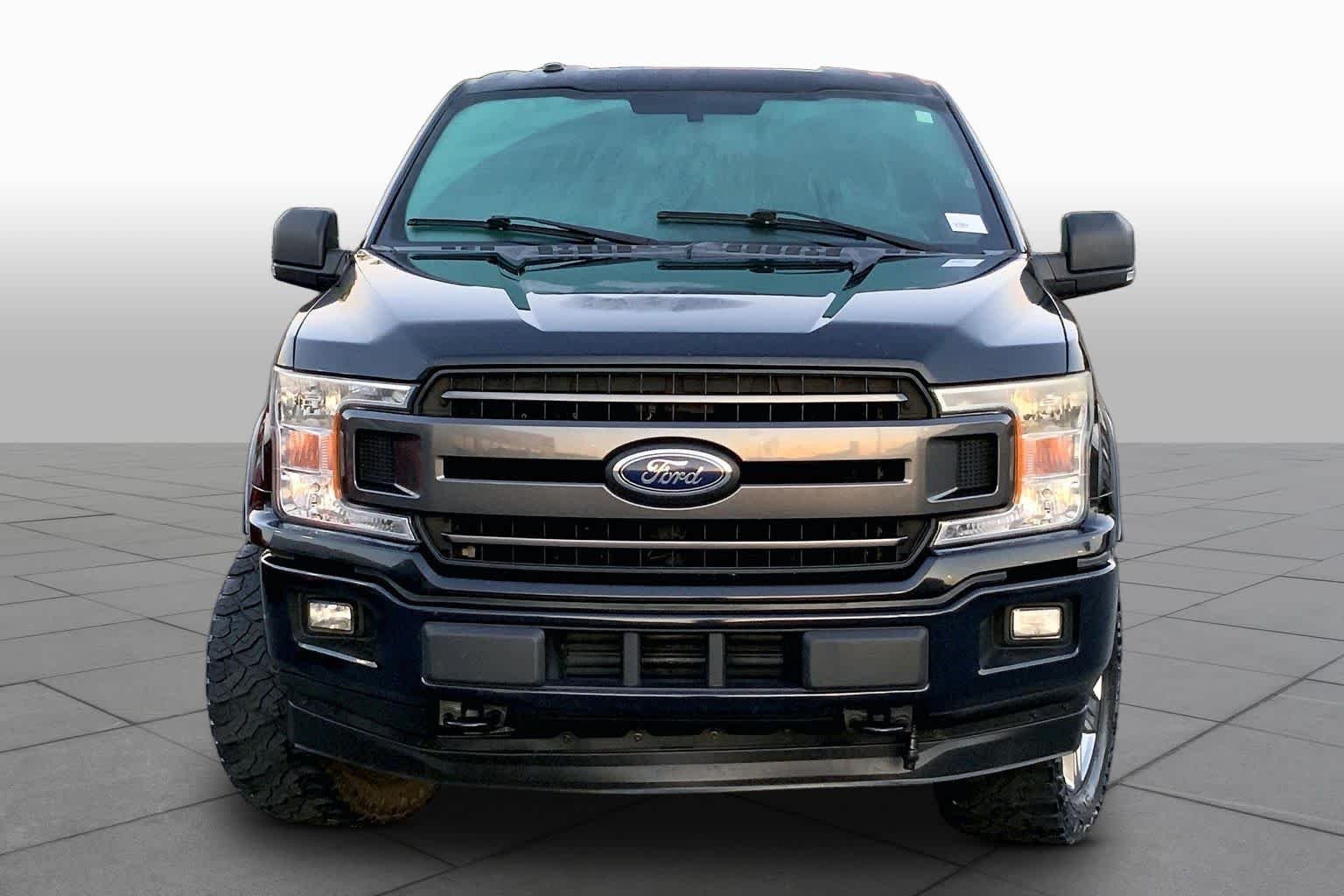 Used 2018 Shadow Black Ford XLT image 3