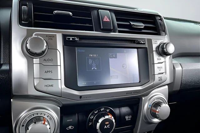 Used 2016 White Toyota SR5 image 21