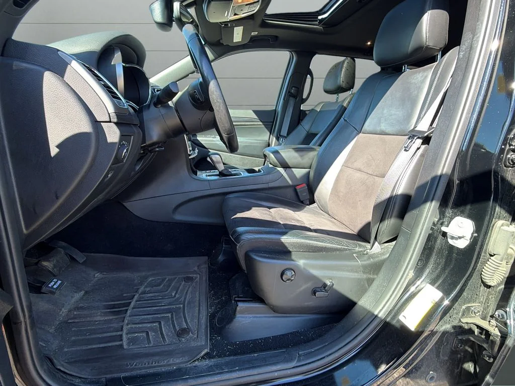 Used 2020 Black Jeep Altitude image 10