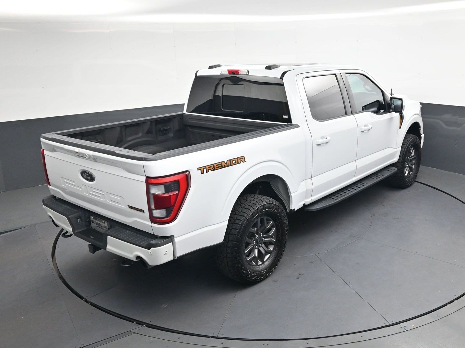 Used 2022 Oxford White Ford Tremor image 23