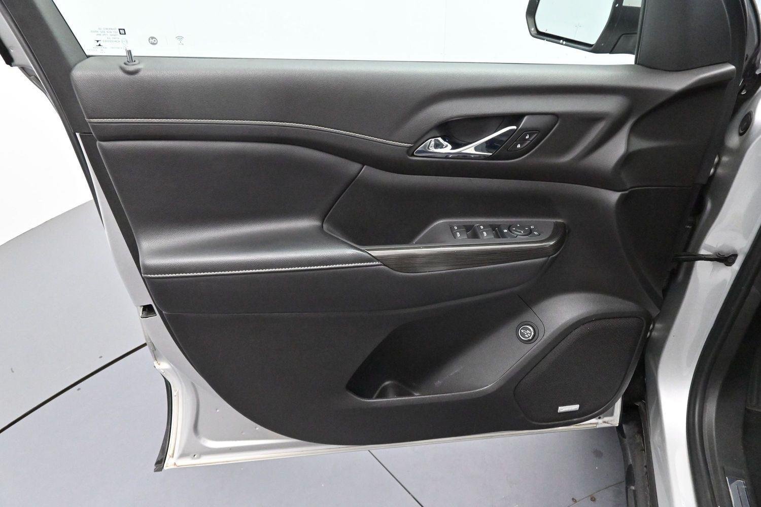 Used 2020 Quicksilver Metallic GMC SLT image 12