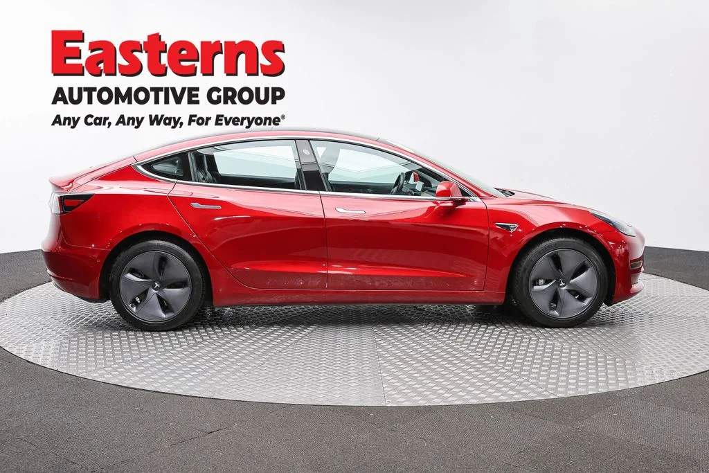 Used 2018 Red Tesla Long Range image 4