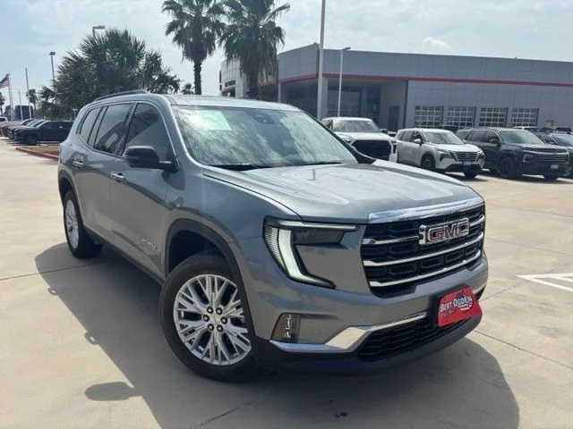 Used 2025 Silver GMC Elevation image 1