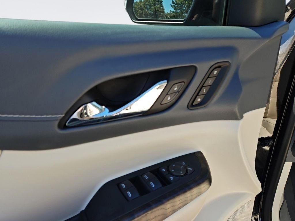 Used 2023 Black GMC Denali image 13