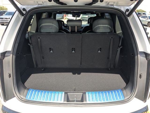 New 2027 Glacial White Pearl Kia X-LINE SX image 14