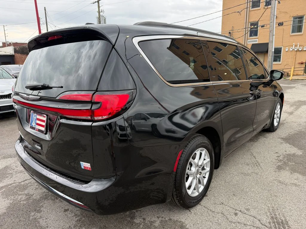 Used 2022 Black Chrysler Touring L image 22