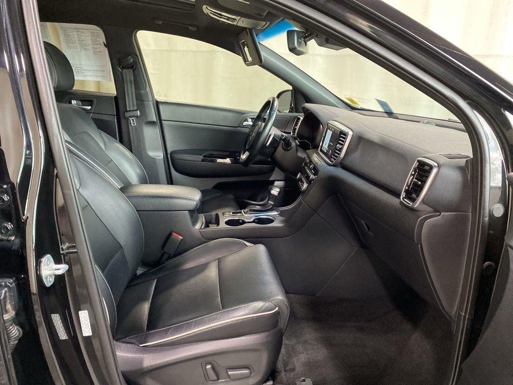 Used 2021 Black Cherry Kia SX image 11