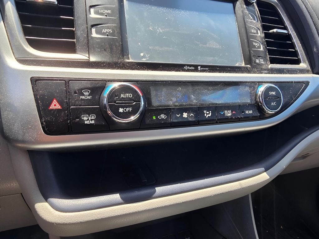 Used 2014 Shoreline Blue Pearl Toyota XLE image 19