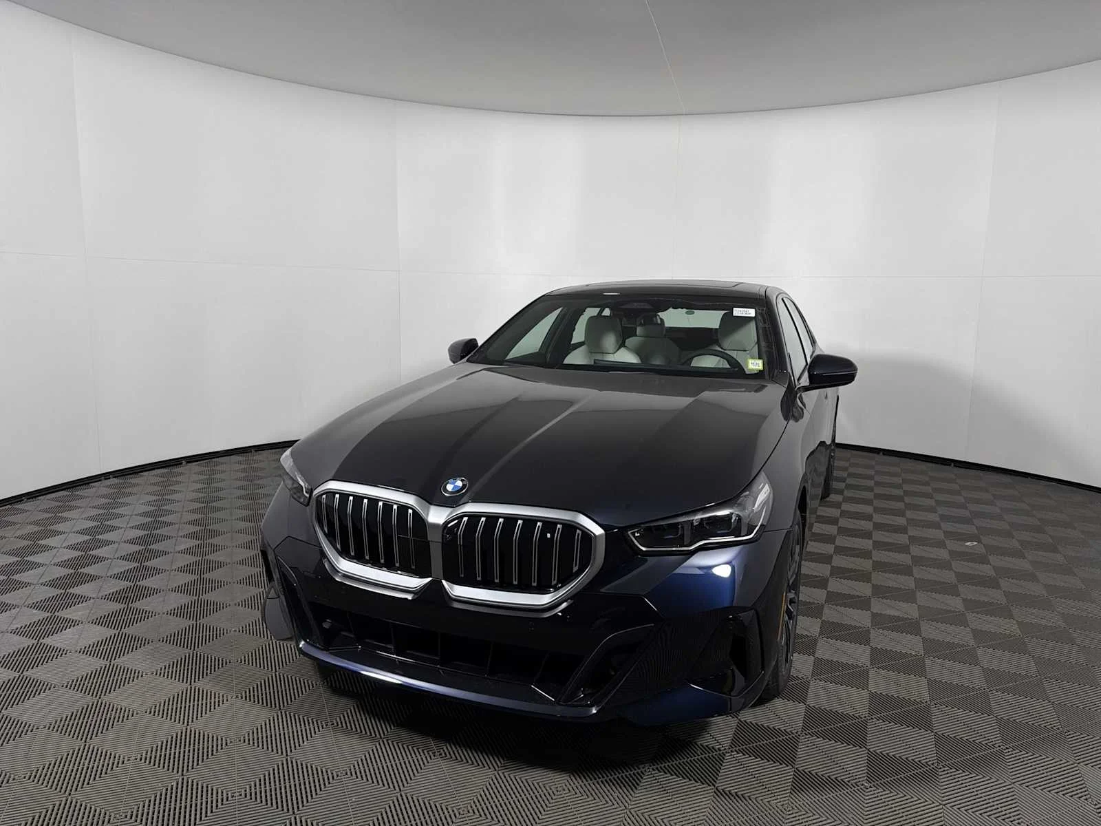 New 2026 Carbon Black Metallic BMW 530i xDrive image 7