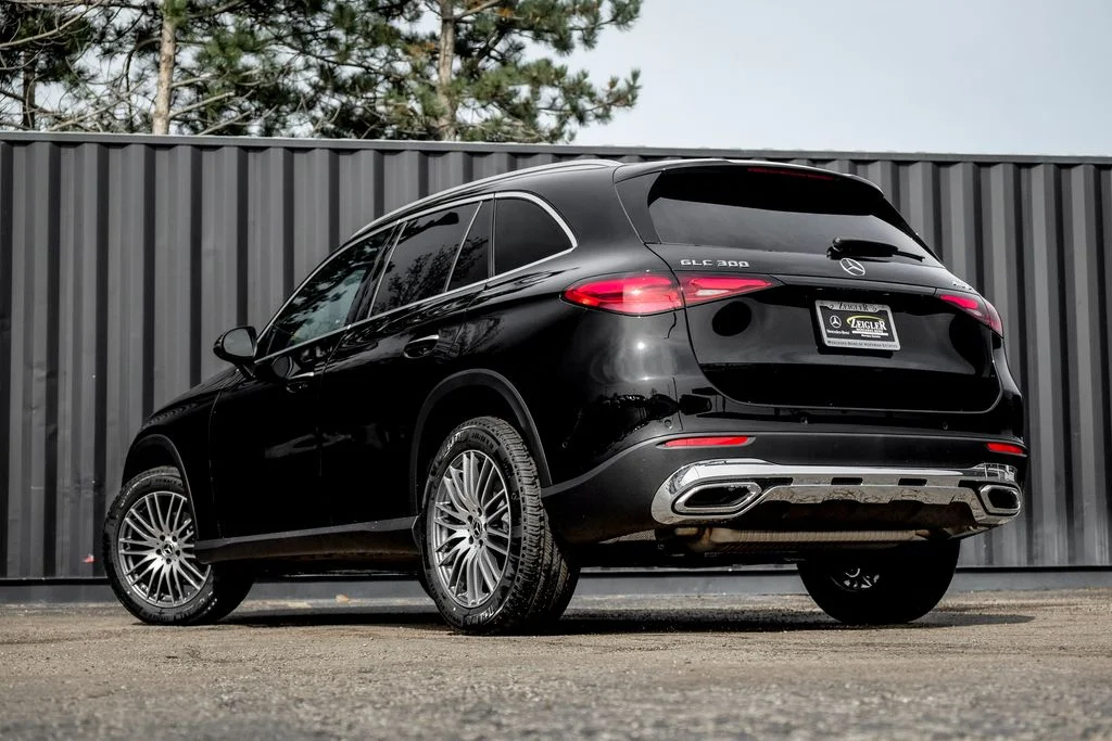 New 2026 Black Mercedes-Benz GLC 300 image 2