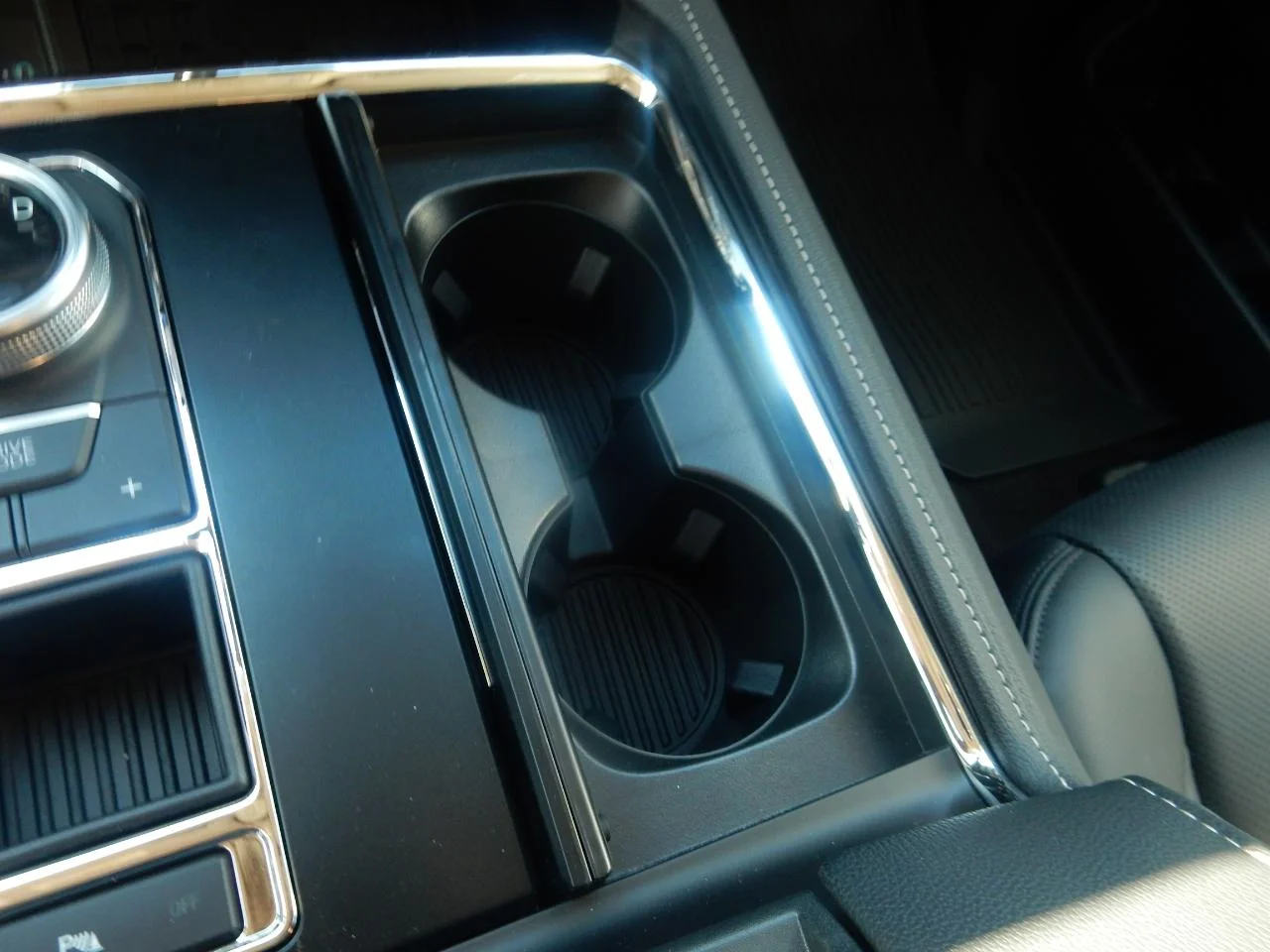 New 2022 Black Ford XLT 4X2 image 44