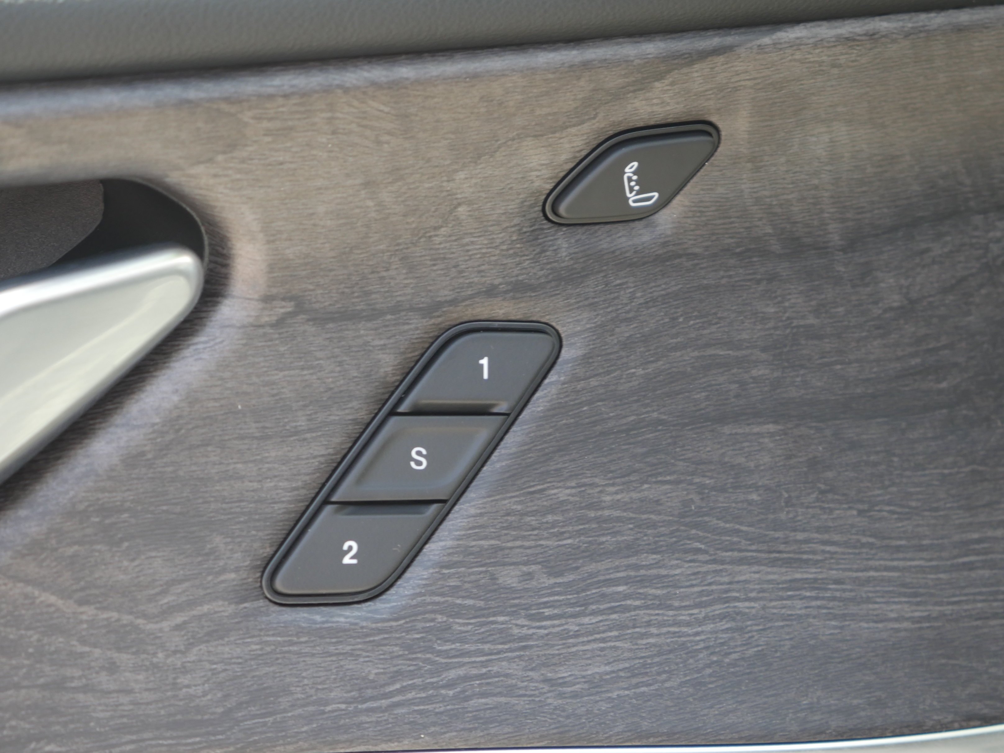 Used 2021 Silver Zynith Jeep Overland image 37