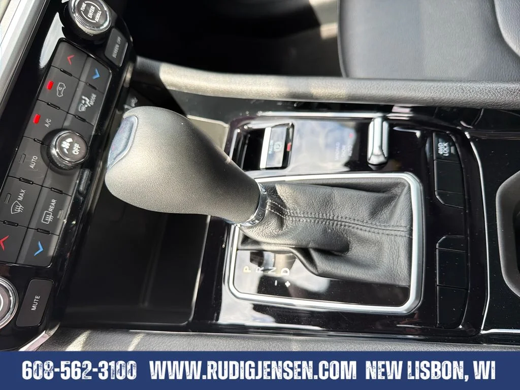 Used 2025 White Jeep Limited image 22
