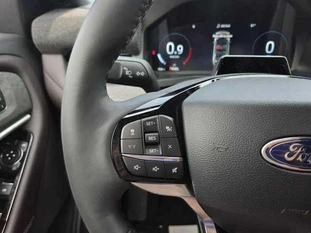 New 2026 Star White Metallic Tri-Coat Ford Platinum™ image 45