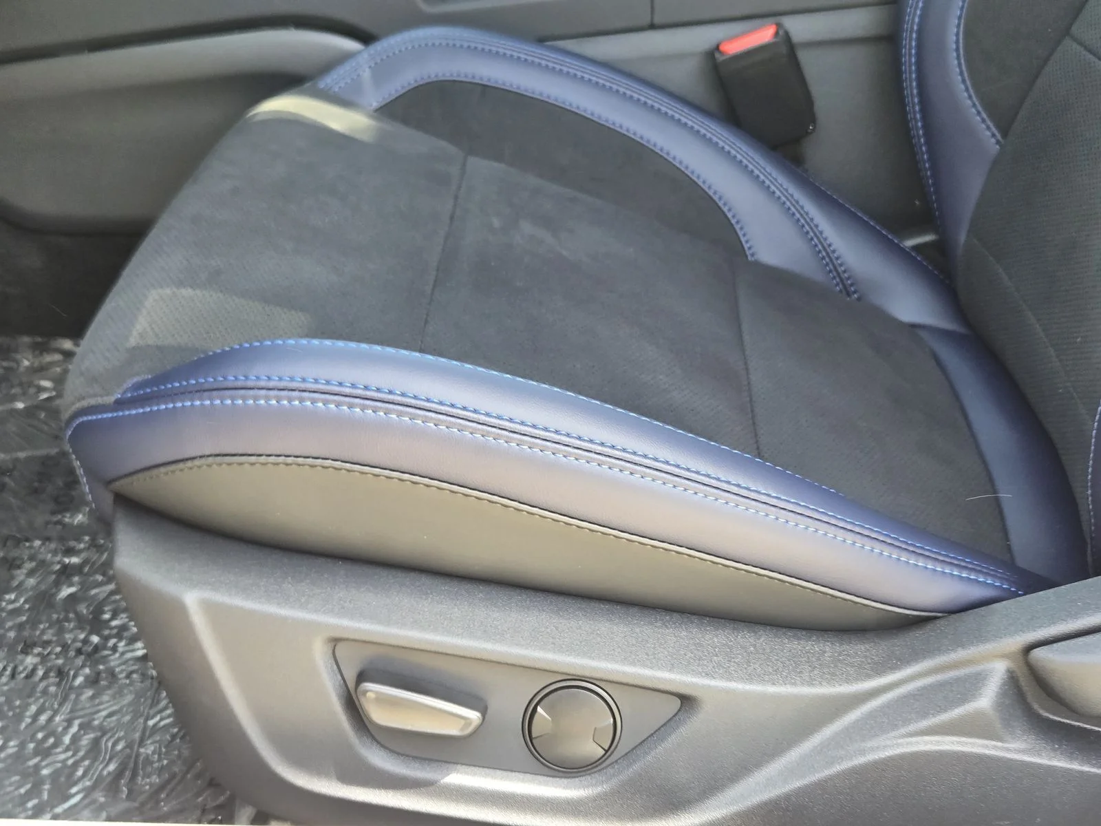 New 2026 Vapor Blue Metallic Ford Dark Horse® Premium image 16
