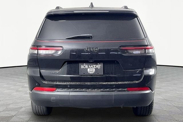 Used 2023 Black Jeep Altitude image 5