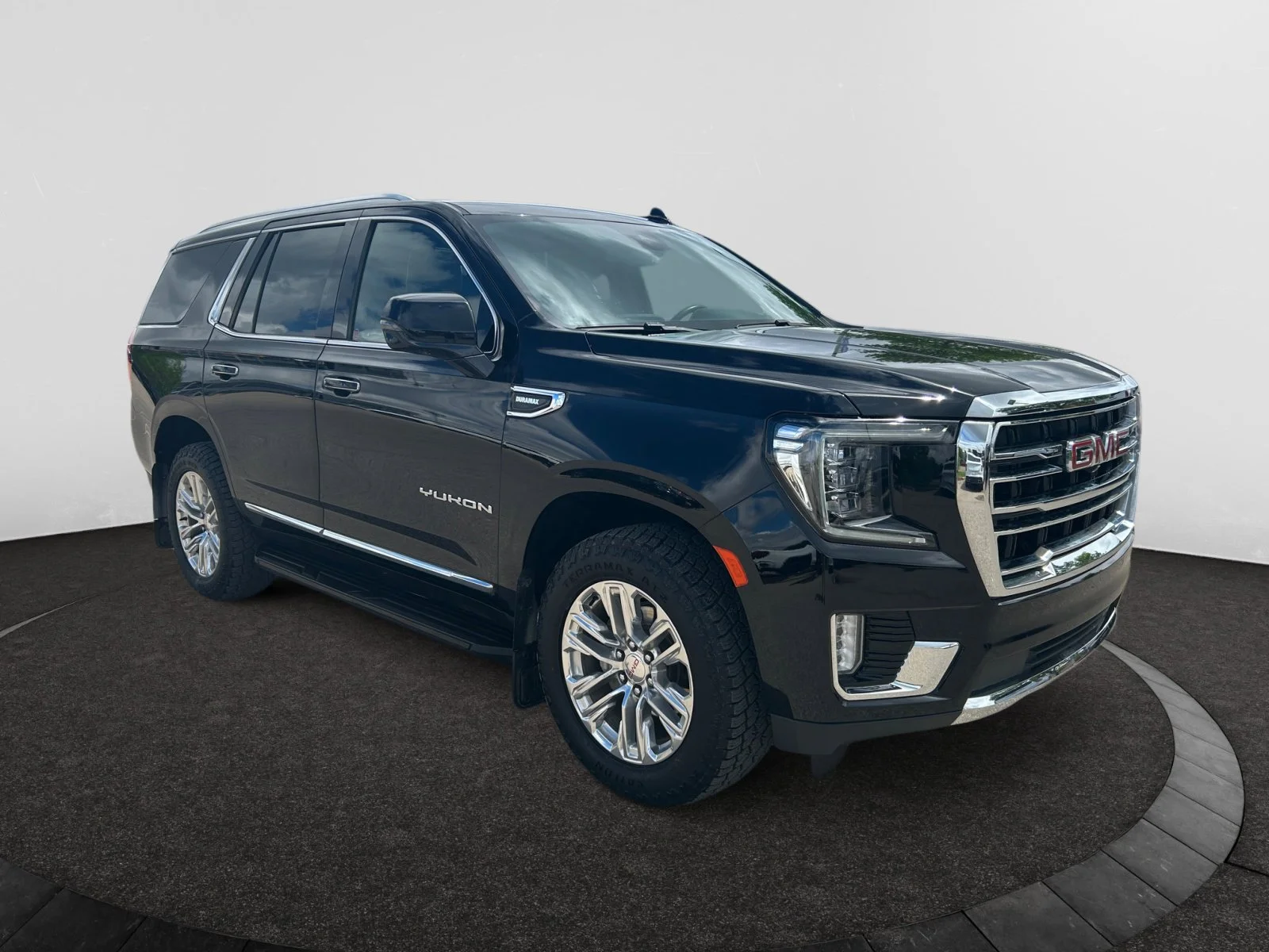 Used 2023 Black GMC SLT 4WD image 7