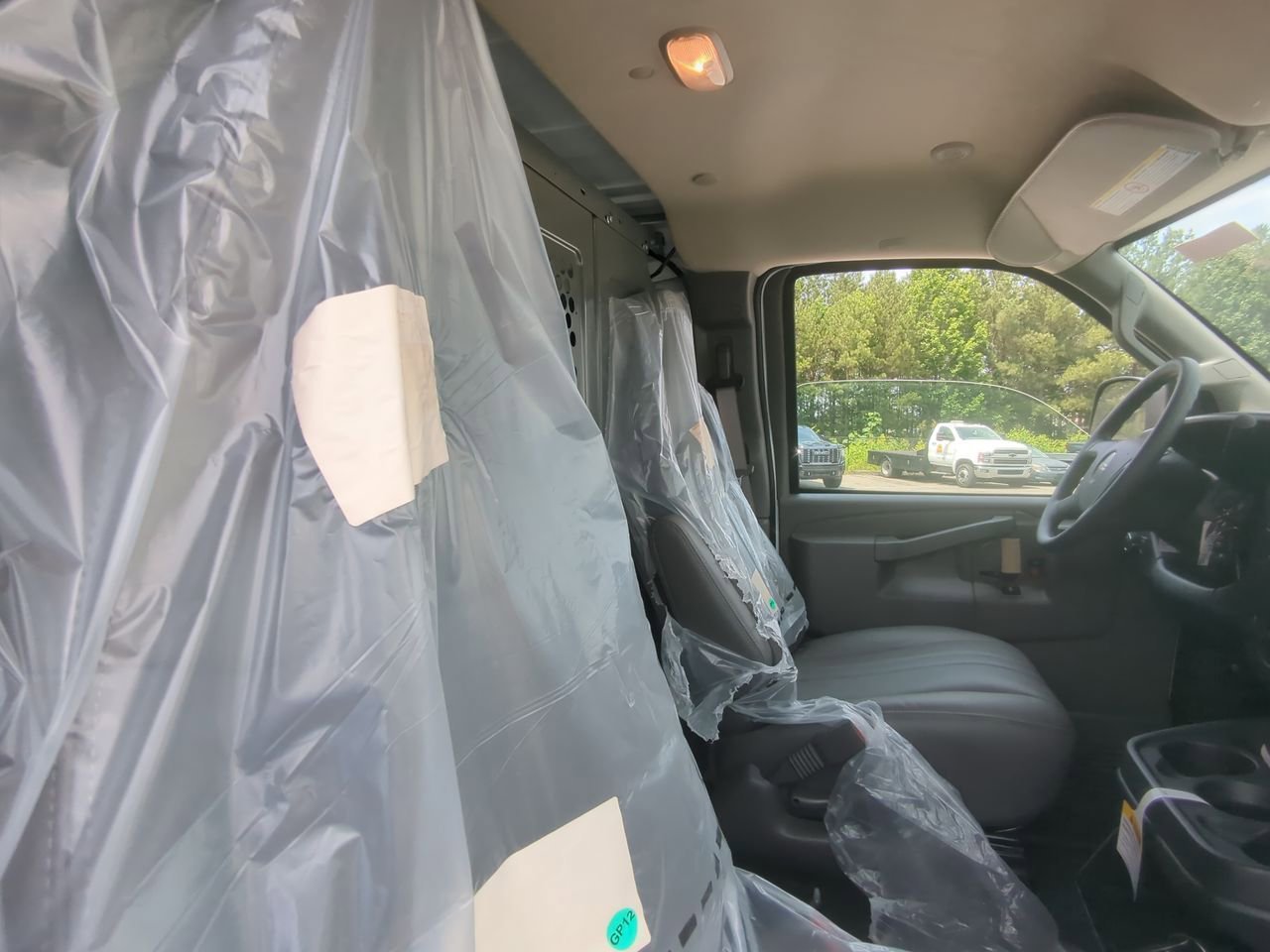 2025 GMC Savana Cargo Work Van - Photo 24