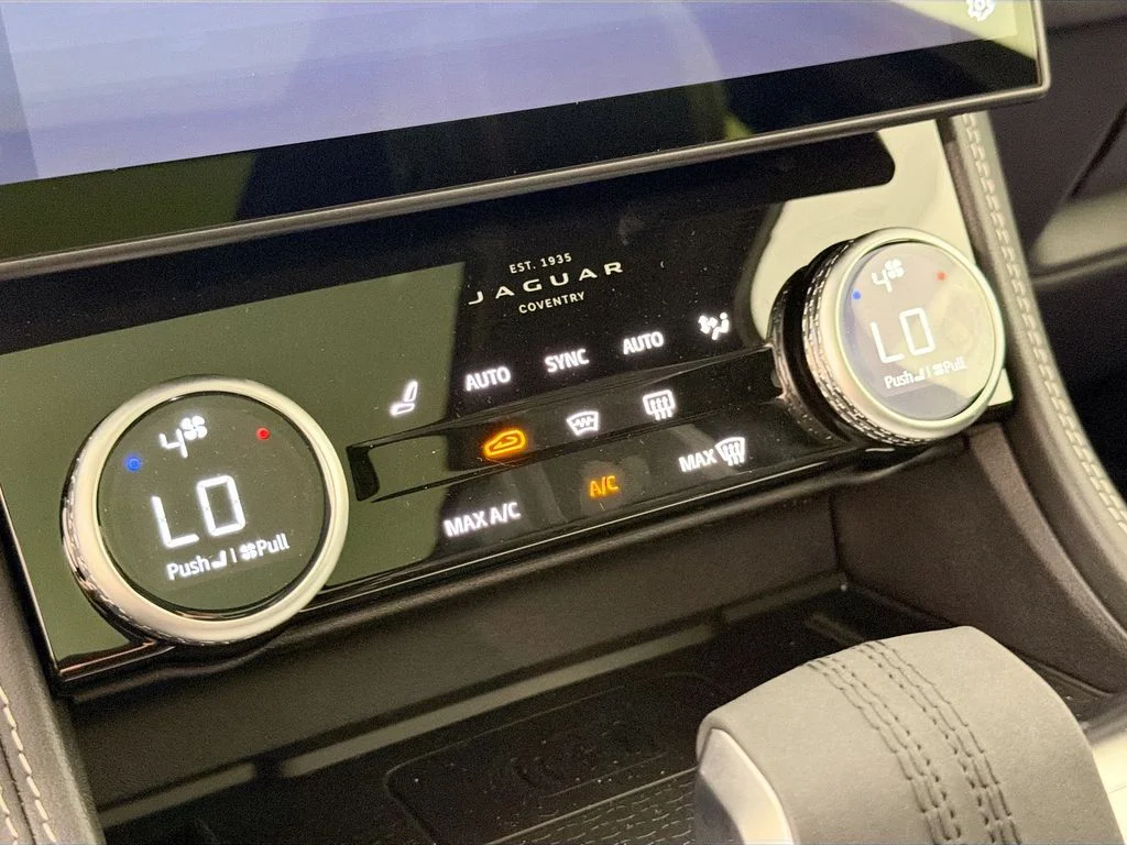 2026 Jaguar F-Pace R-Dynamic S - Photo 16