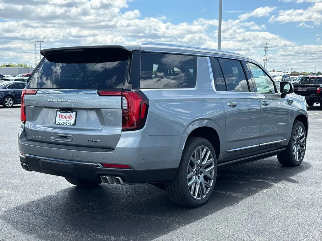 2026 GMC Yukon XL Denali Ultimate - Photo 10