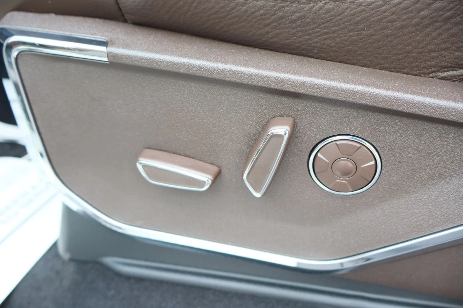 New 2026 Star White Metallic Tri-Coat Ford King Ranch® image 27