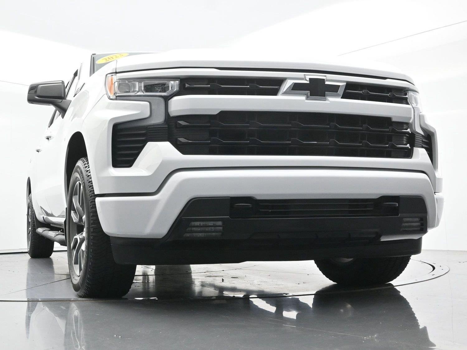 Used 2023 SUMMIT WHITE Chevrolet RST image 47