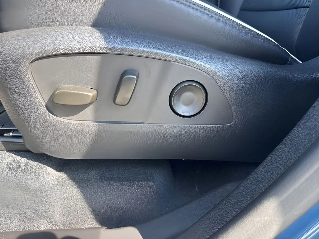Used 2024 Blue GMC Denali image 10