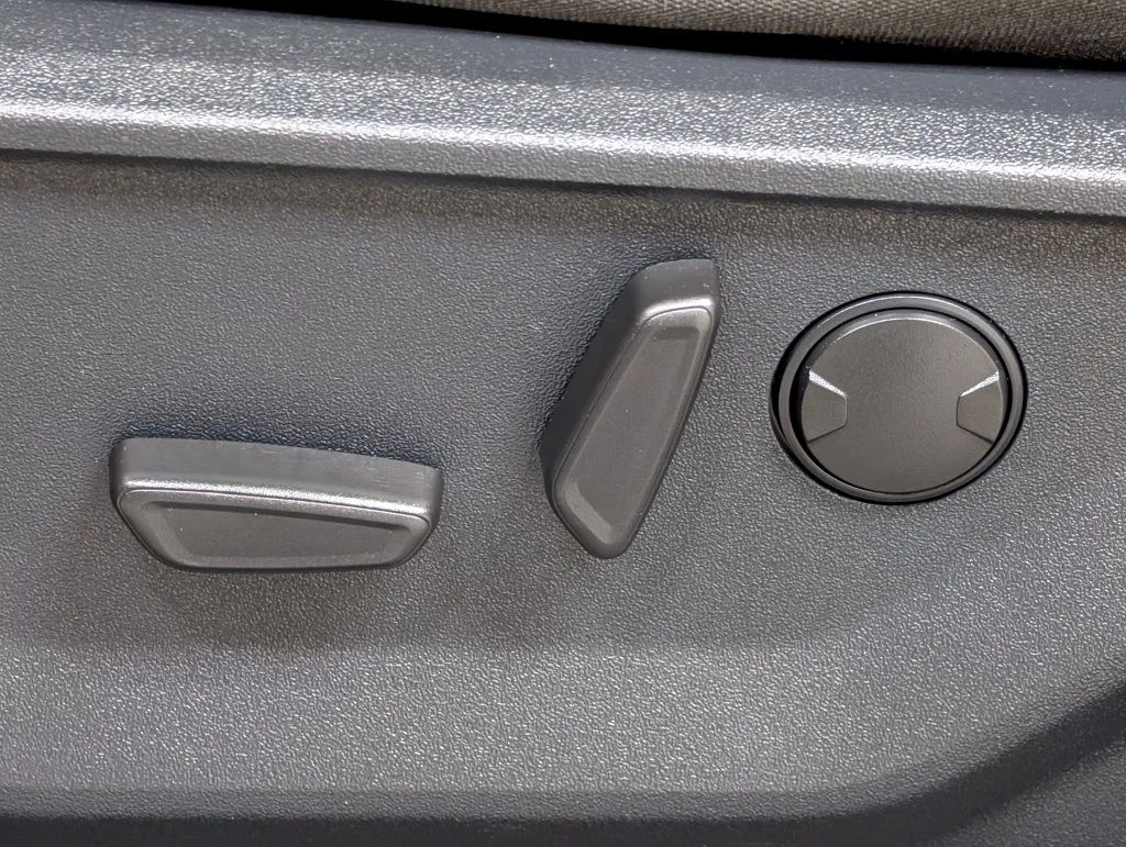 Certified Used 2023 Avalanche Ford XLT image 16