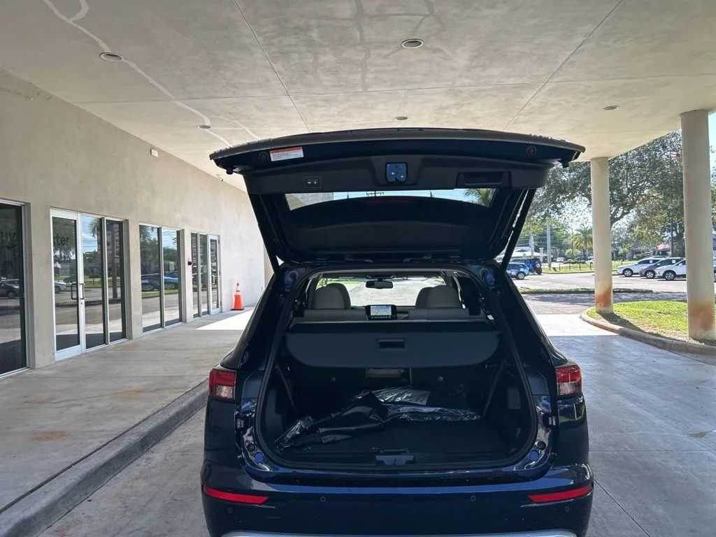 2025 Mitsubishi Outlander Plug-in Hybrid SEL - Photo 36