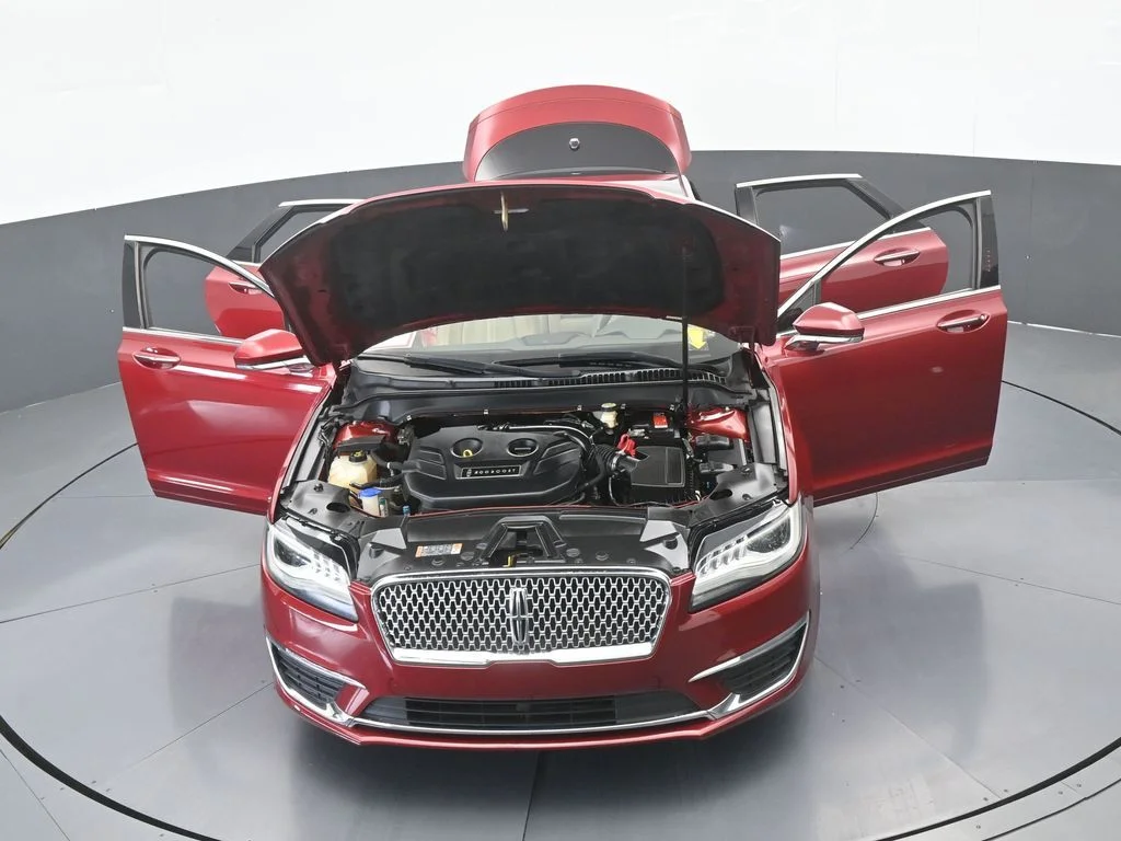 Used 2017 Ruby Red Metallic Lincoln Reserve image 78