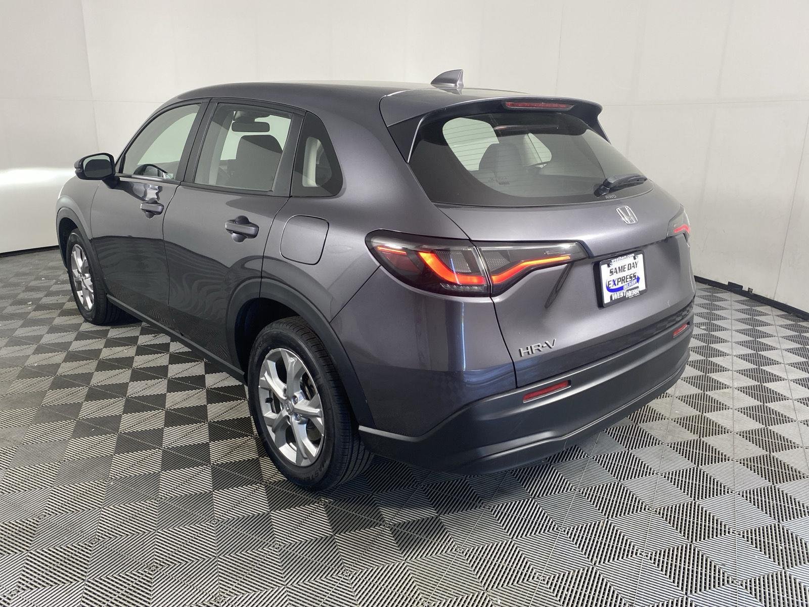 Used 2023 Modern Steel Metallic Honda LX image 6