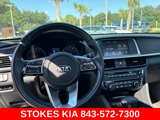 Used 2019 White Kia S image 12