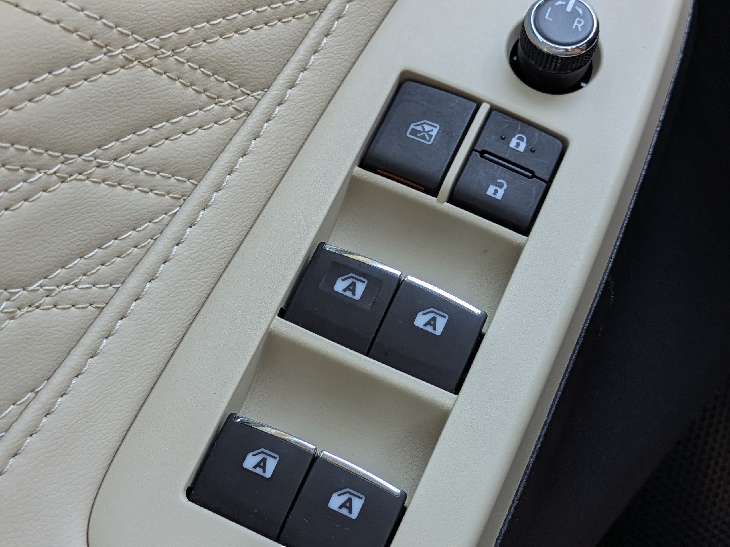 2019 Toyota Avalon Limited - Photo 24