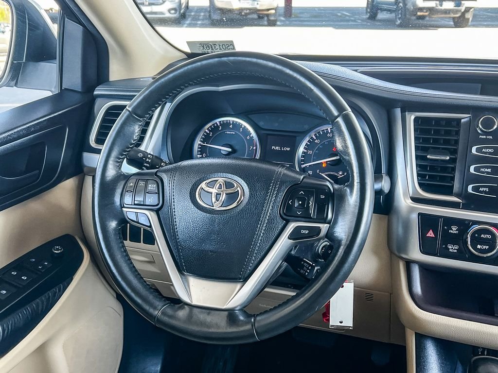 Used 2015 Blizzard Pearl Toyota LE Plus V6 image 14